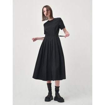 에트몽 Half Sleeve Pleats Dress, Black