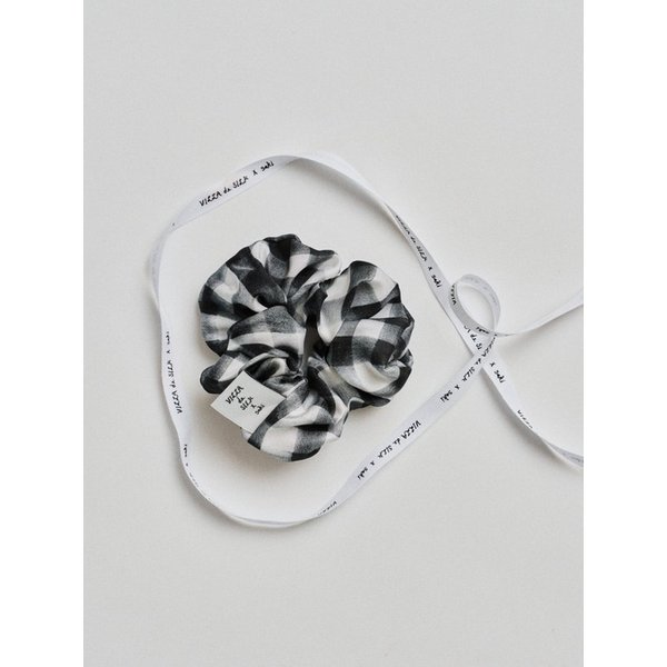 A womans silk scrunchie (3colors) - saki limited edition