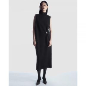 5020156 COS Brooch-Detail Wool Turtleneck Dress - Black Dark  Premium Double Faced