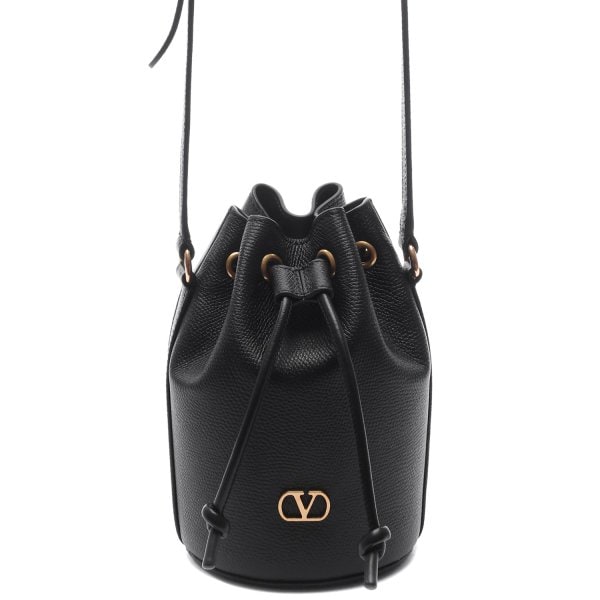 [부산점] 25FW 여성 브이로고 시그니처 버킷 숄더백 (7W2P0AJ2 SNP 0NO 25F)