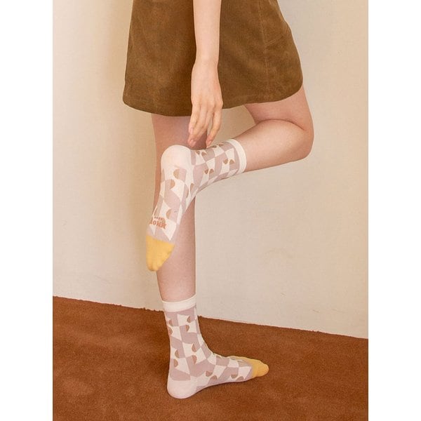 NMOO.OU_S35_PATTERN DRAWING SOCKS_beige