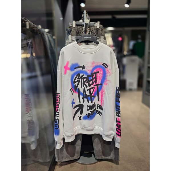 [시흥점] 기모 스프레이 그래피티 오버핏 맨투맨(남여공용)/JGZZ22B26WH
