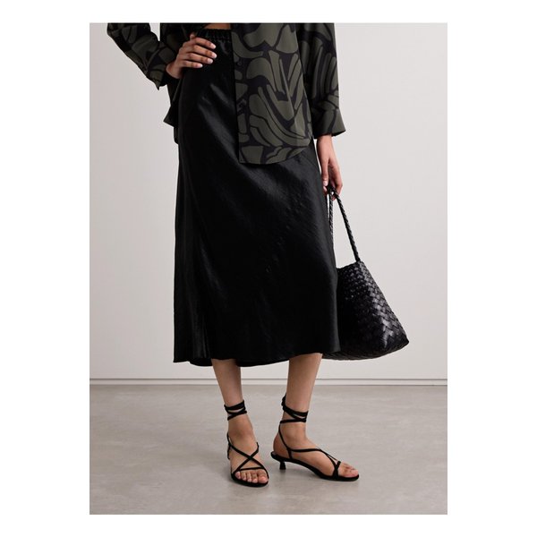 에이디 페이지 스웨이드 샌들 블랙 1647597332479099