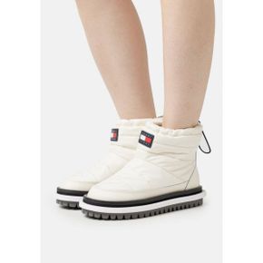 3569911 Tommy Hilfiger 토미진 패딩 플랫부츠 - 겨울부츠 리치크림