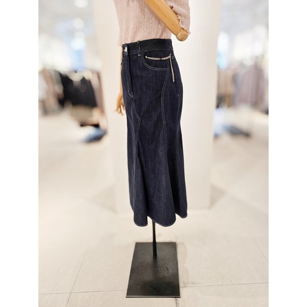 [파주점] [더아이잗컬렉션]논페이드 체인 데님 스커트 CR4A0SK221