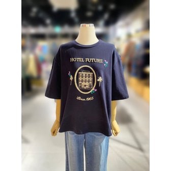 베네통 [여주점] 자수 포인트 오버핏 반팔 티셔츠 (BATSA2611)