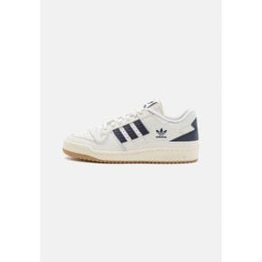 4721389 adidas FORUM LOW CL UNI - Trainers cloud white/collegiate navy