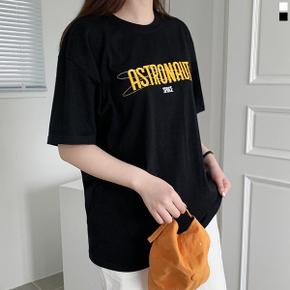 남녀공용 애스트로넛 20수 오버핏 반팔 티셔츠  2color _P302032016