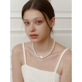 grace bold pearl necklace