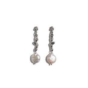 Crease with pearl Earrings (Long)