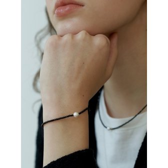 러브미몬스터 Black Spinel & Pearl Bracelet