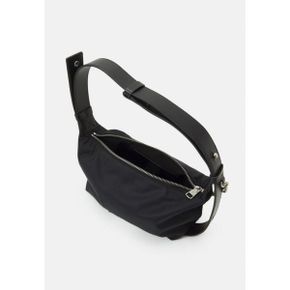 3826974 Calvin Klein CHAIN SHOULDER BAG - Handbag black