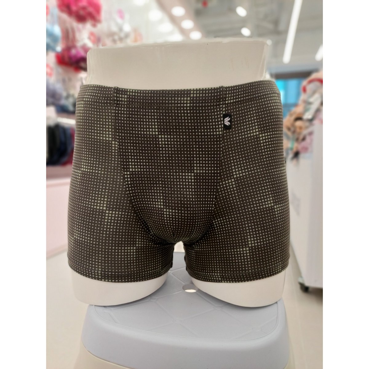 확대된 대표 .