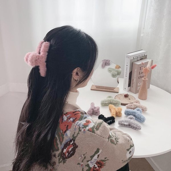 [옷자락] 여자 겨울 보송 에코퍼 뽀글 꼬임 헤어핀 집게핀