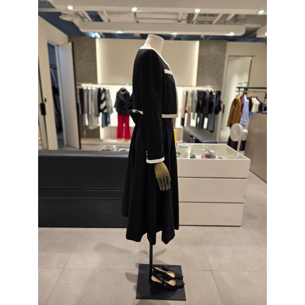 [파주점] 슬리브리스 배색 재킷 셋업 원피스 JPAA0OP139