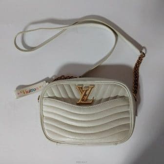 LOUIS VUITTON [중고명품]  화이트 가죽 여성 크로스백  뉴웨이브 카메라