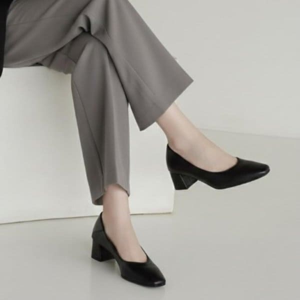 [옷자락] 여자 레더 스퀘어토 빅사이즈 미들힐 펌프스