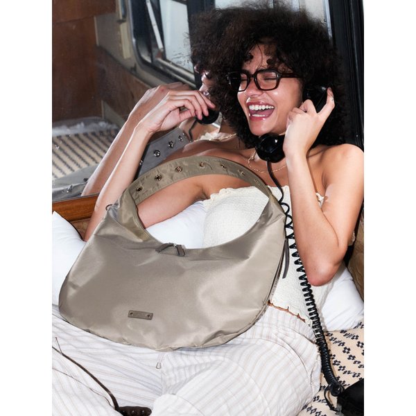 [리퍼브]EYELET NYLON HOBO BAG(GOLD MUSHROOM)