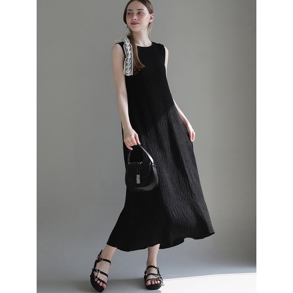 Back slit pleated midi dress - Black