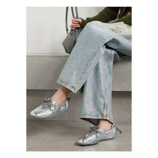 메탈릭 가죽 스니커즈 1647597352710928