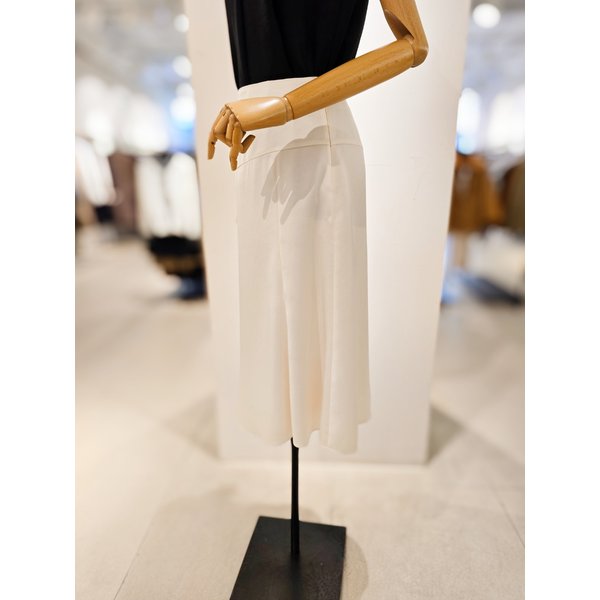 [파주점] [더아이잗컬렉션]새틴 언밸런스 A라인 스커트 CS4B0SK611