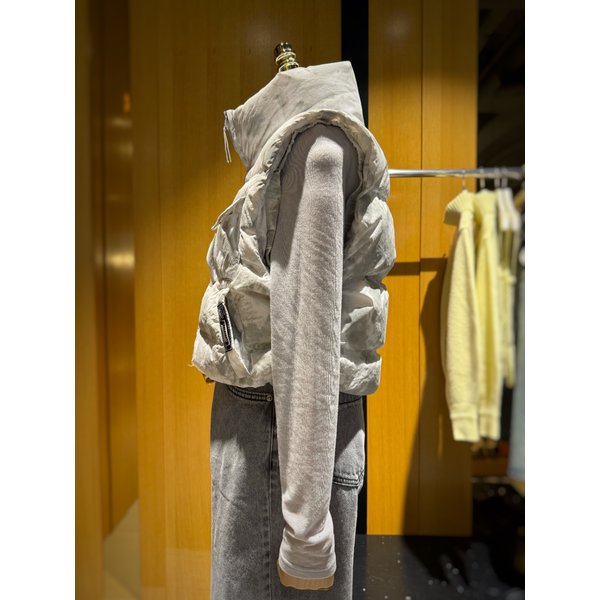 [시흥점] 여성 포켓 셔링 포인트 크롭 다운베스트(EQ4NV962)