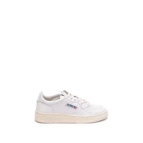 [해외배송] 오트리 MEDALIST 로우탑 스니커즈 AULWLL15 WHT/WHT B0170008170