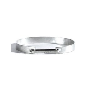 SEWN SWEN SILVER HAMMERED CLIP BANGLE