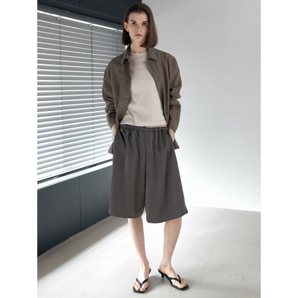 glossy bermuda pants_khaki brown