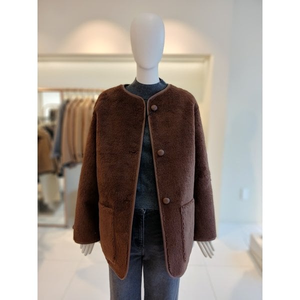 [여주점] 씨씨콜렉트 페이크퍼하프무스탕점퍼 E254psj168