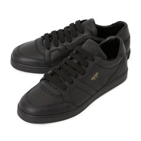 [부산점] 프라다 남성 스니커즈 2EE442 013 F0002