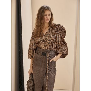 4-Tier Ruffle Puff Sleeve Loose Fit Zebra Blouse_Brown