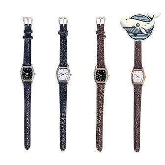 1. 세련된 여성 손..