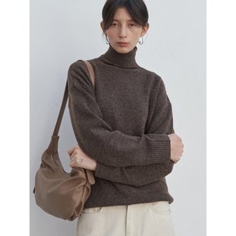 로에일 WOOL TURTLENECK KNIT_BROWN