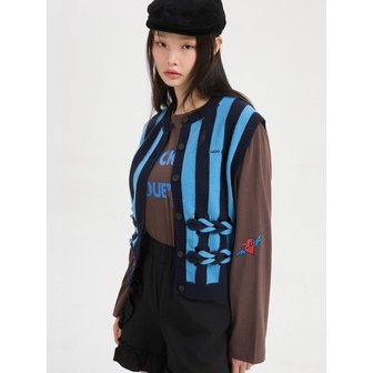 럭키슈에뜨 Solid Twist Embroidery Knit Vest (blue) LFWAS26100BUX