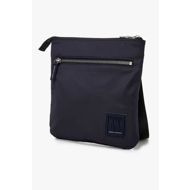 ARMANI EXCHANGE AX 남성 로고 패치 나일론 크로스바디백- 다크 네이비(A415170002)