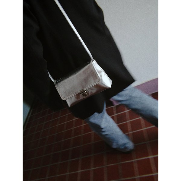 Pendu. Wide bag Melting Silver Color 펜두 와이드 멜팅 실버