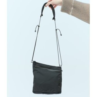 살로몬 Acs Pouch 로고 프린트 스트링 파우치 숄더백 블랙 LC2252100