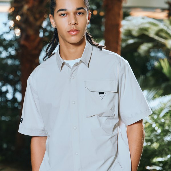 [부산점] 로고펀칭 포켓장식 셔츠형 남성 반팔자켓 라이트베이지_CHD2MJK0201LB