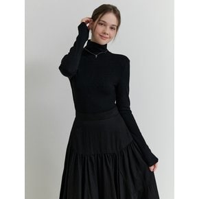 Of turtleneck t-shirt (black)