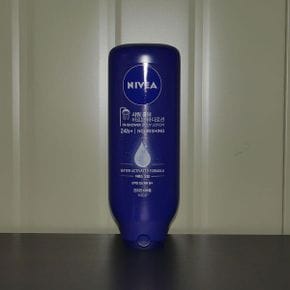 지친 피부 충전 NIVEA 인샤워 바디로션 나리싱 건조한 피부용 400ml