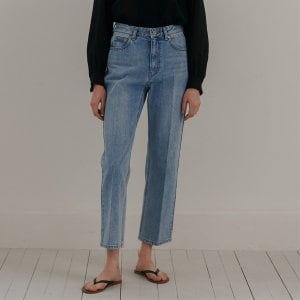 blank03 [블랭크03] classic cropped jeans (light blue)
