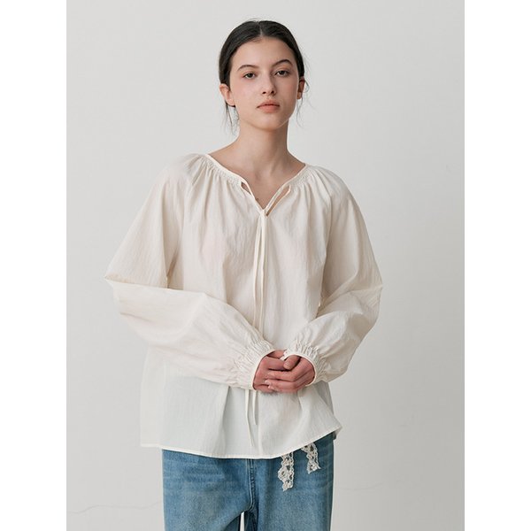 STRING SHIRRING BLOUSE (IV)