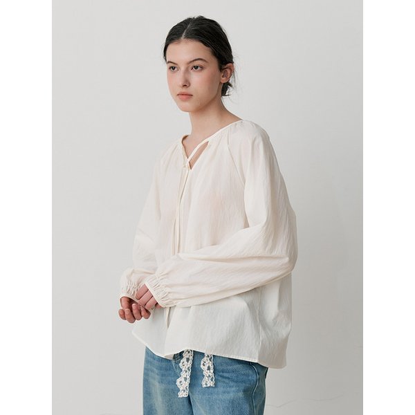 STRING SHIRRING BLOUSE (IV)