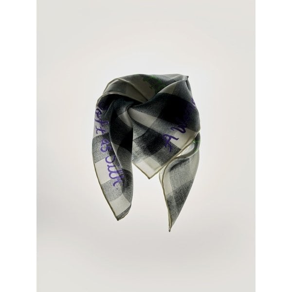 A womans check silk scarf (petit) - saki limited edition