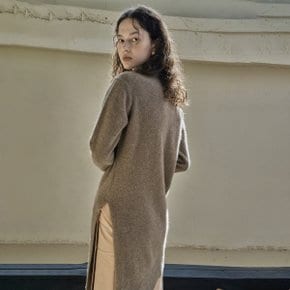 SIDE SLIT TURTLENECK_ALPACA