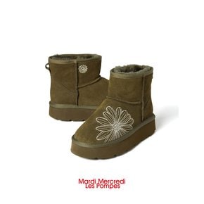 CLASSIQUE UGG BOOTS_KHAKI