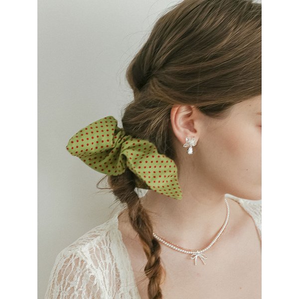 DD_Daily red dot hair scrunchie_KHAKI