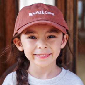 비치스 핸드 드로잉 레터링 볼캡-브릭(Beaches Hand Drowing Lettering Ball Cap, Brick)