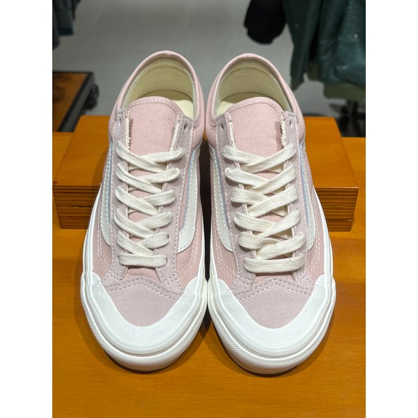 [시흥점] 남녀공용 스니커즈 Lx 올드스쿨 136 (핑크)(VN000SHMFBM)